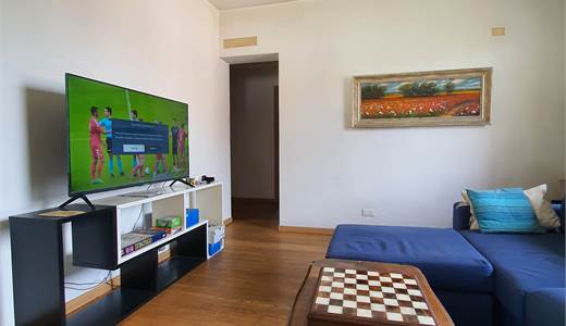 CASA BIFAMILIARE CON DUE UNITA'  